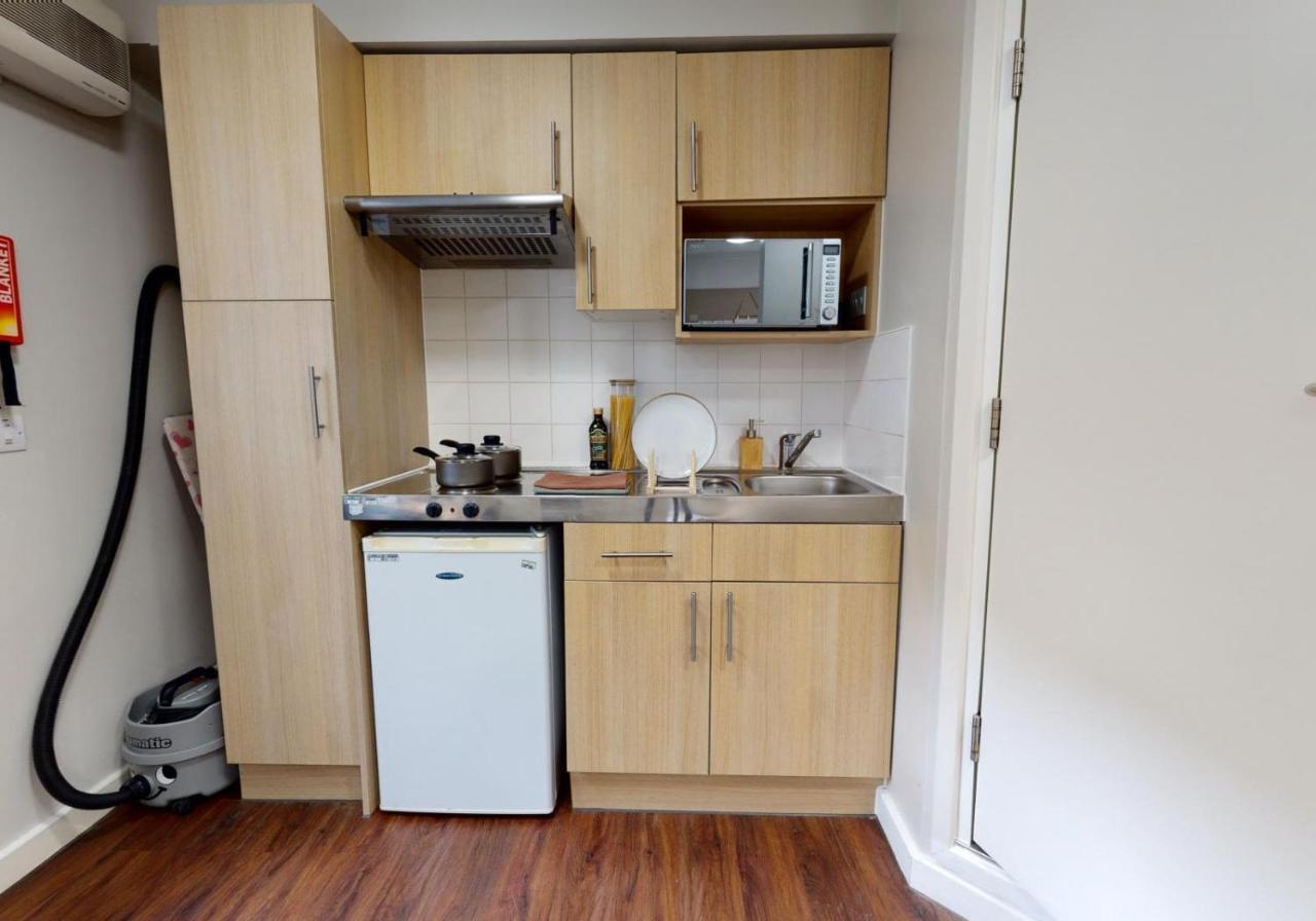 Private Bedrooms With Shared Kitchen And Studios At Iq Tufnell House In London Bagian luar foto