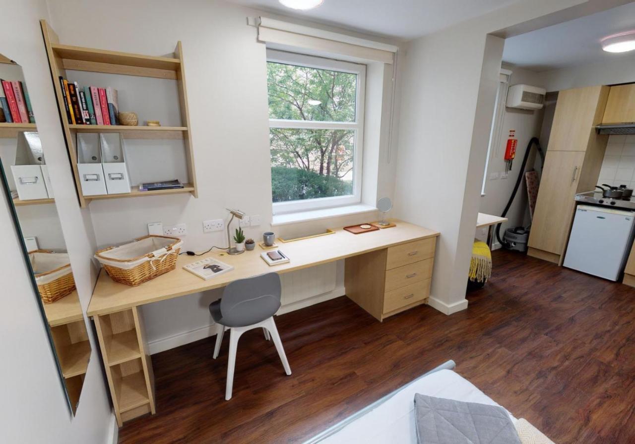 Private Bedrooms With Shared Kitchen And Studios At Iq Tufnell House In London Bagian luar foto
