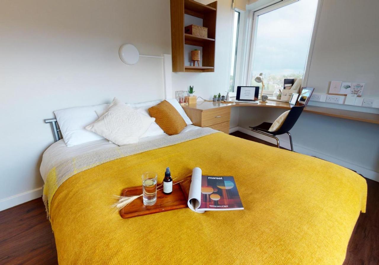Private Bedrooms With Shared Kitchen And Studios At Iq Tufnell House In London Bagian luar foto