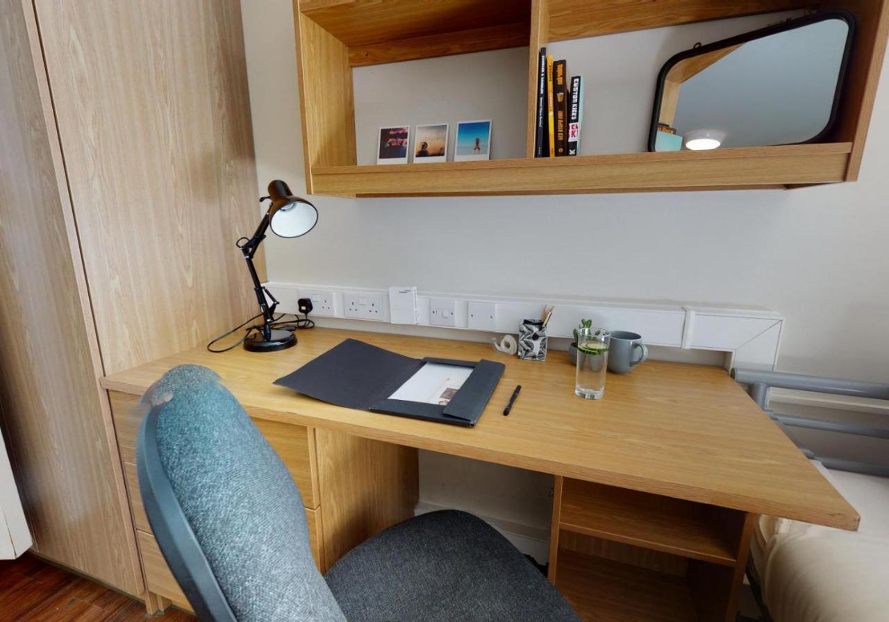 Private Bedrooms With Shared Kitchen And Studios At Iq Tufnell House In London Bagian luar foto